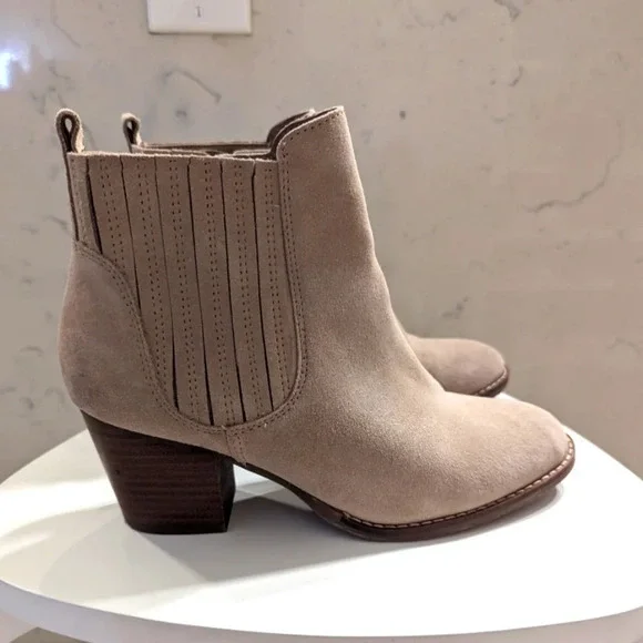 Crown Vintage Taupe Suede Leather Western Ankle Booties Block Heel Size 7.5 - Picture 3 of 11